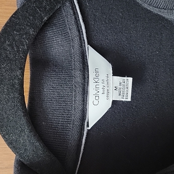 Calvin Klein body fit Polo type shirt size medium. - Picture 2 of 5